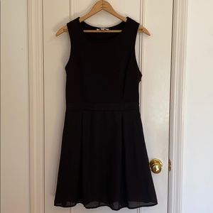 Black dress with keyhole back